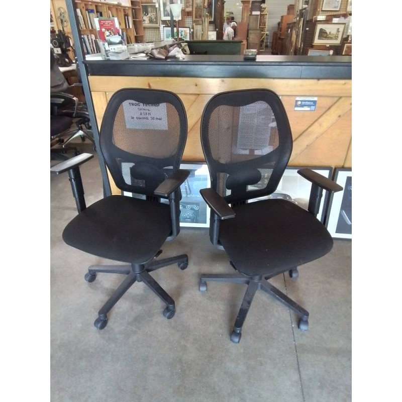 FAUTEUIL DE BUREAU A ROULETTES RÉSINE ACCOUDOIRS ET DOSSIER RÉGLABLE TISSU NOIR AJOURÉ 