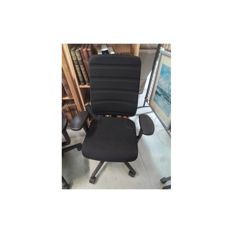 FAUTEUIL DE BUREAU A ROULETTES DOSSIER ET ACCOUDOIRS AJUSTABLE RÉSINE ET TISSU NOIR