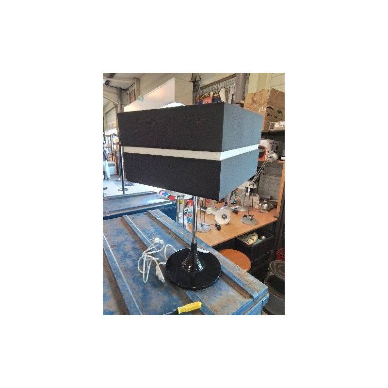 LAMPE SOCLE RÉSINE NOIR ET MÉTAL CHROMÉ AJ NOIR LISERÉ BLANC