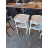 CHEVET BOIS PEINT BLANC CERUSÉ 1 TIROIR 1 NICHE PIEDS GALBÉS STYLE RÉGENCE COQUILLE 