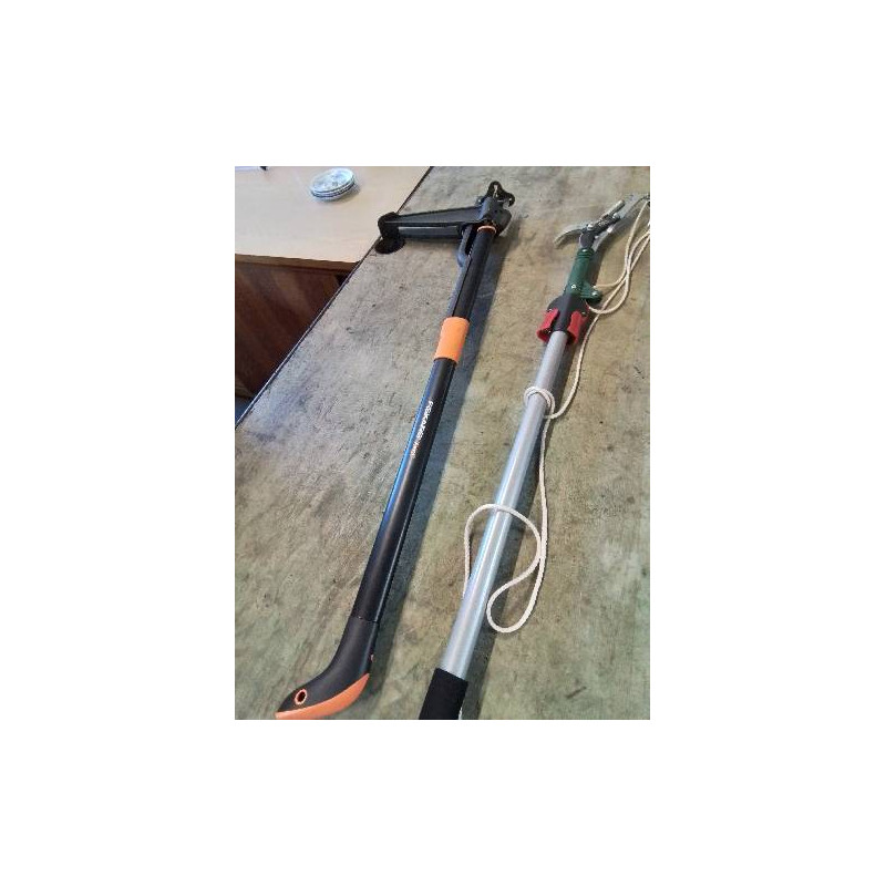 DESHERBEUR FISKARS XACT