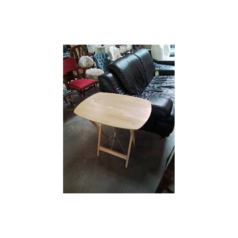 TABLE D’APPOINT PLIANTE BOIS CLAIR 
