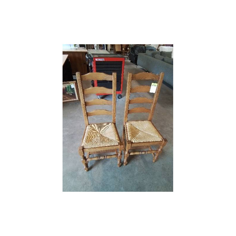 PAIRE DE CHAISE CHÊNE CLAIR A ENTRETOISE PAILLÉ 