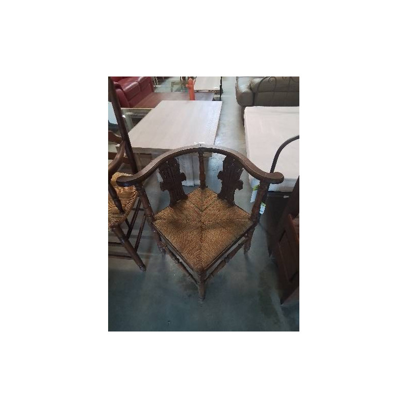 FAUTEUIL DE COIN BOIS SCULPTÉ ASSISE PAILLÉE BICOLORE DÉBUT XXE