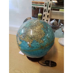 GLOBE TERRESTRE LUMINEUX...