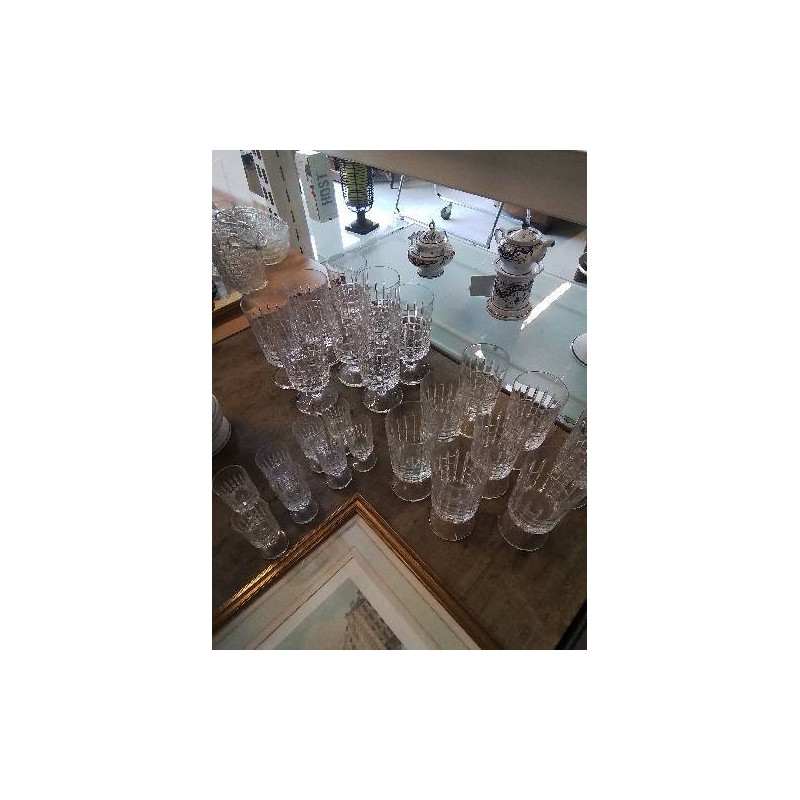 32 VERRES A PIEDS CRISTAL TAILLÉ VILLEROY&BOCH