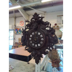 PENDULE FORÊT NOIRE SCULPTÉ...