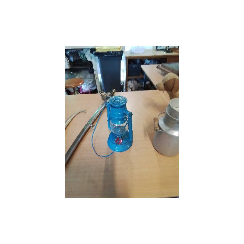 LAMPE A PETROLE MÉTAL BLEU 