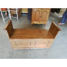 BANC COFFRE CHÊNE CLAIR MOULURÉ AVEC COUSSINS 