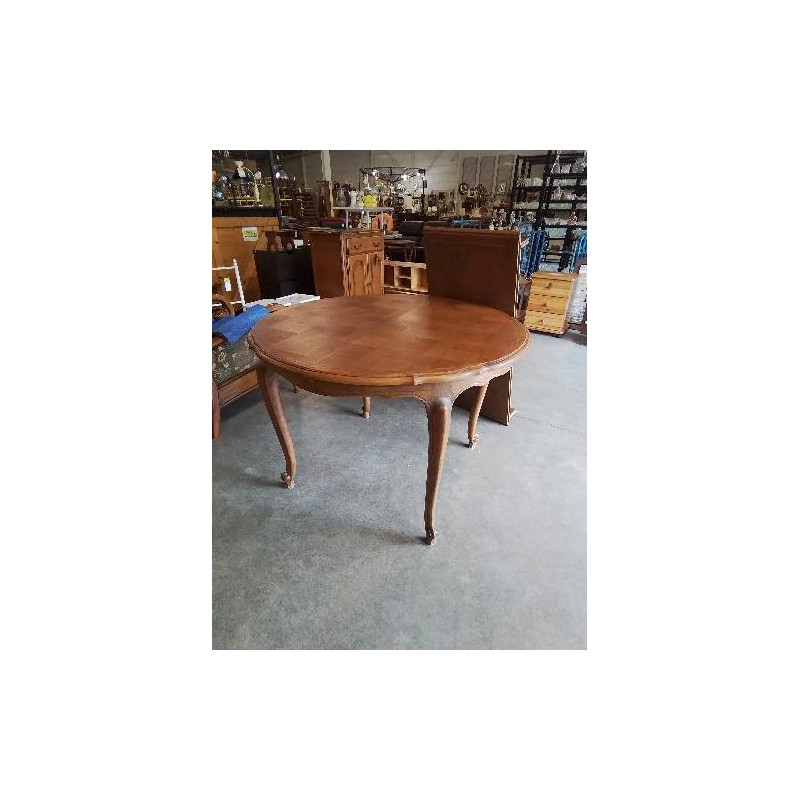 TABLE RONDE 2 RALLONGES DE 50 CM  STYLE REGENCE PIEDS ESCARGOT GALBES