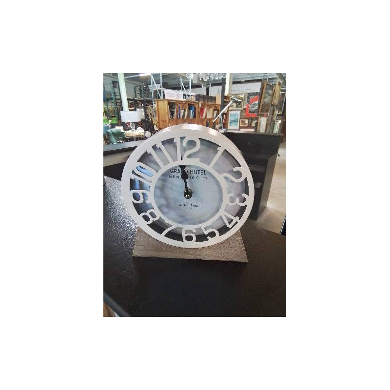 HORLOGE A POSER GRAND HOTEL