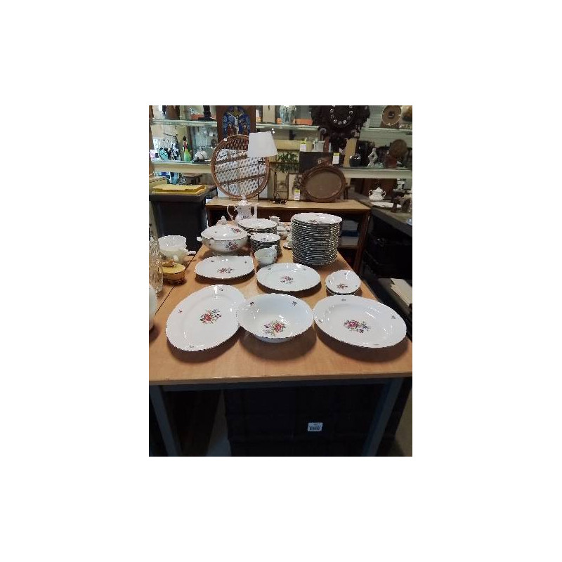 SERVICE DE TABLE PORCELAINE AUX FLEURS ANNÉES 60