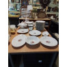 SERVICE DE TABLE PORCELAINE AUX FLEURS ANNÉES 60