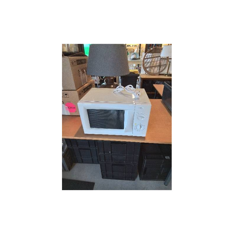FOUR MICRO-ONDES DAEWOO KOG6C27
