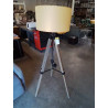 LAMPE TRIPODE BOIS AJ JAUNE 