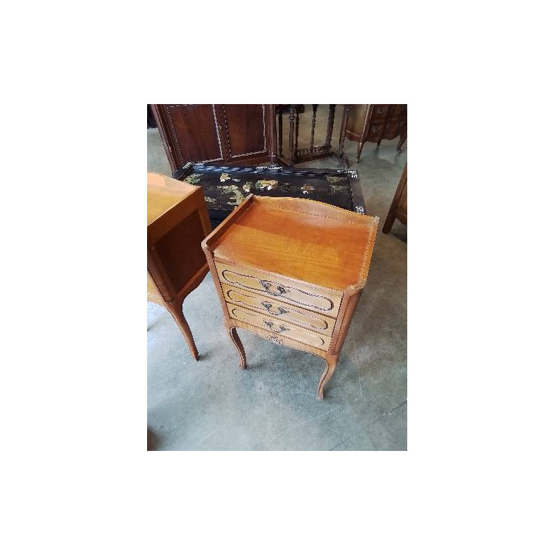 CHEVET BOIS CLAIR 3 TIROIRS STYLE REGENCE COQUILLE 
