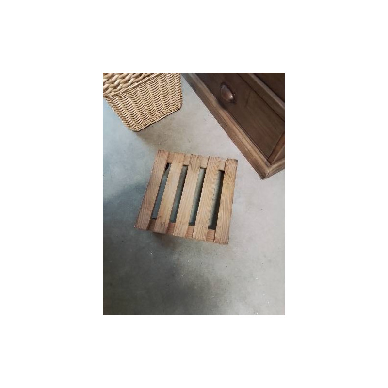 PORTE PLANTE A ROULETTES PIN