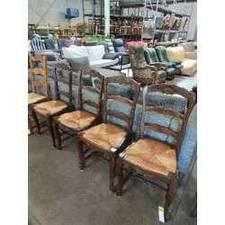 4 CHAISES A ENTRETOISE BOIS...
