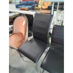 CHAISE PU NOIR PIÈTEMENT...