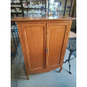 MEUBLE 2 PORTES BOIS CLAIR PIEDS CAMBRÉ