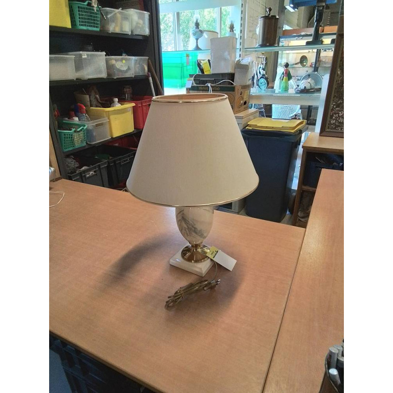 LAMPE BALUSTRE CÉRAMIQUE MARMOREENNE ET LAITON AJ ECRU A LISERÉ DORÉ DRIMMER 