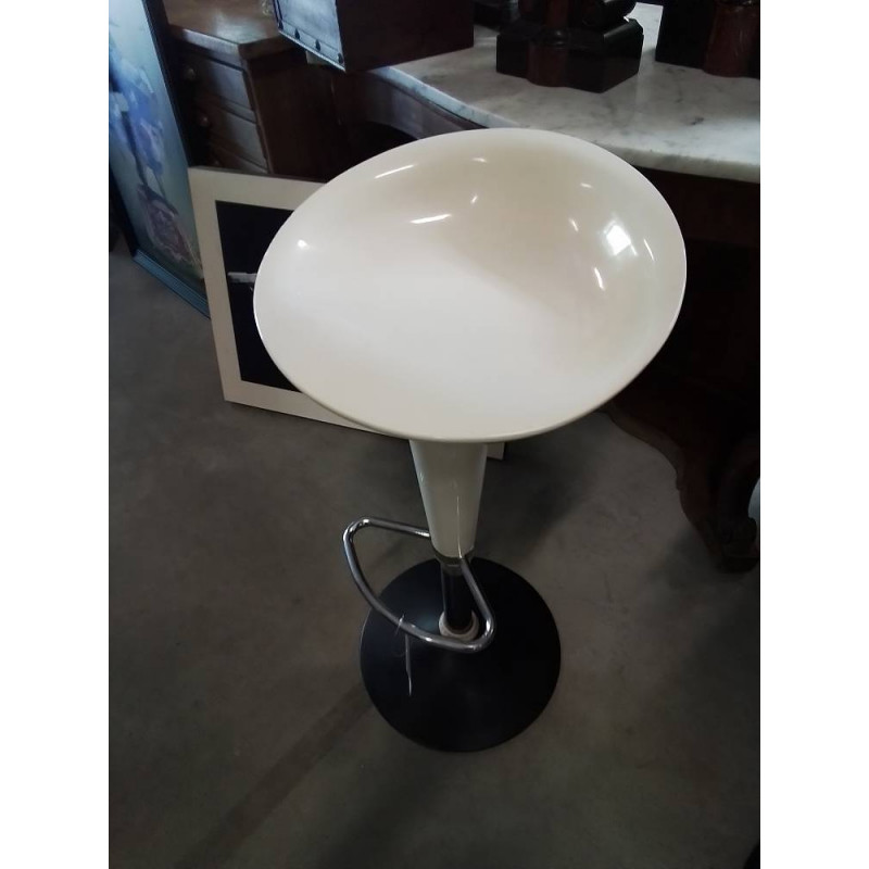 TABOURET DE BAR RÉSINE BLANC ET MÉTAL 