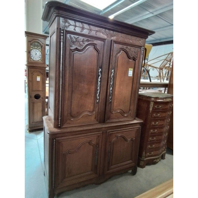 BUFFET 2 CORPS BOIS MOULURÉ ET SCULPTÉ 4 PORTES 