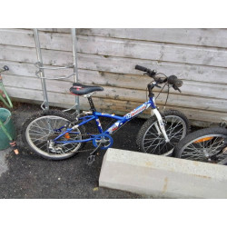 VÉLO D ENFANT DÉCATHLON BLEU 