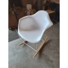 FAUTEUIL A BASCULE RESINE COQUE BLANC MÉTAL BLANC ET BOIS CLAIR